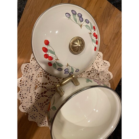 Vintage Enamelware Dutch Oven Pot w/Brass Handles - Picture 6 of 10